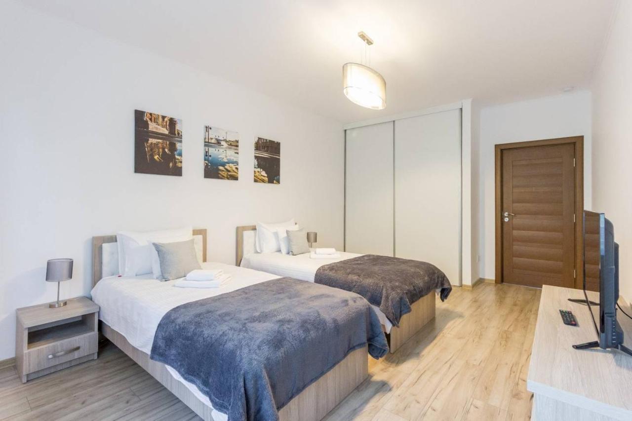 Spacious And Quiet 2 Bedroom Apartment Cluj-Napoca Exterior foto